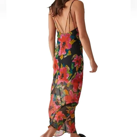 Urban Outfitters Rosalia Floral Maxi Dress - Picture 2 of 7